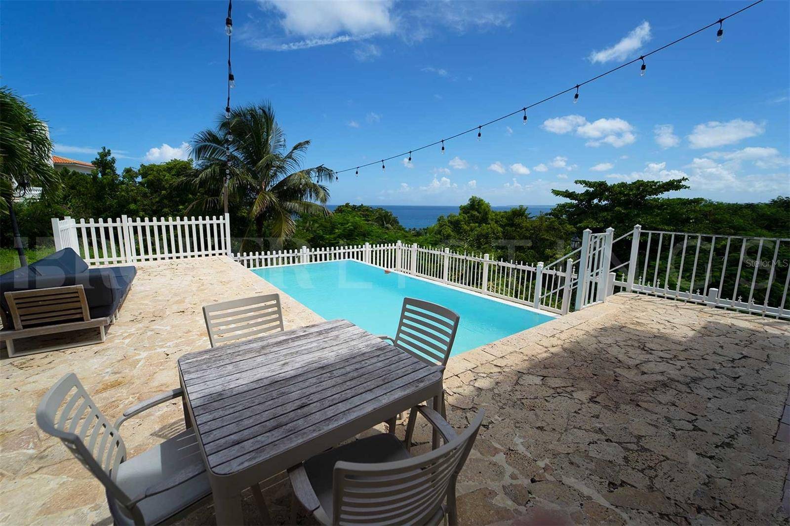 Rincon, PR 00677,413 Rd VISTA LINDA ST