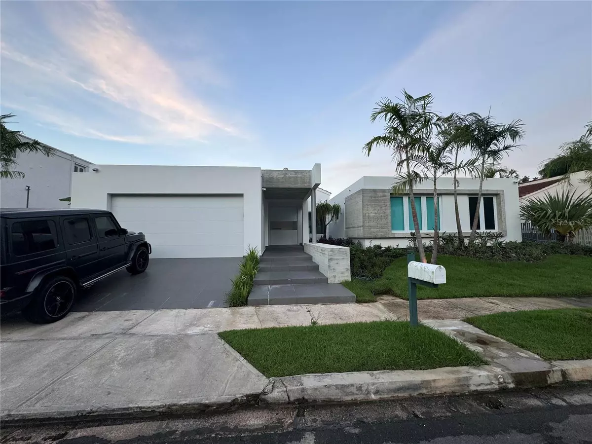 San Juan, PR 00926,11 ZORZAL ST #217