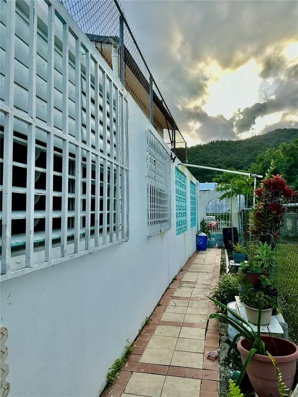 Fajardo, PR 00738,calle 2 B39 Monte Vista CALLE 2 #B39