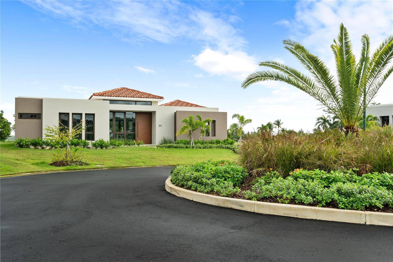 Humacao, PR 00791,20 LOS LAGOS