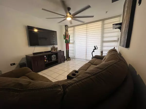 Barceloneta, 00617,COND FLORIDA GARDENS APT B-304