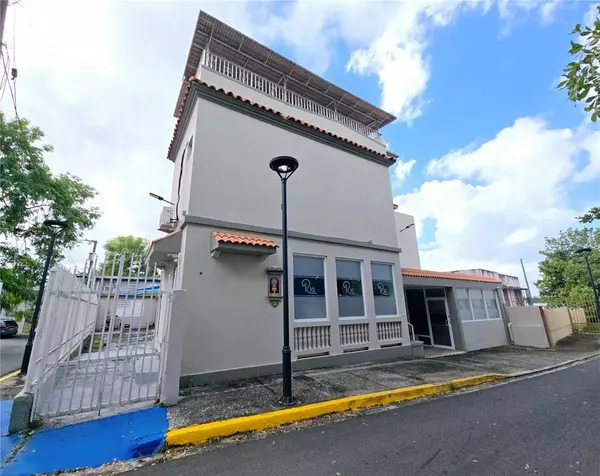 10 SANTANDER, San Juan, PR 00917