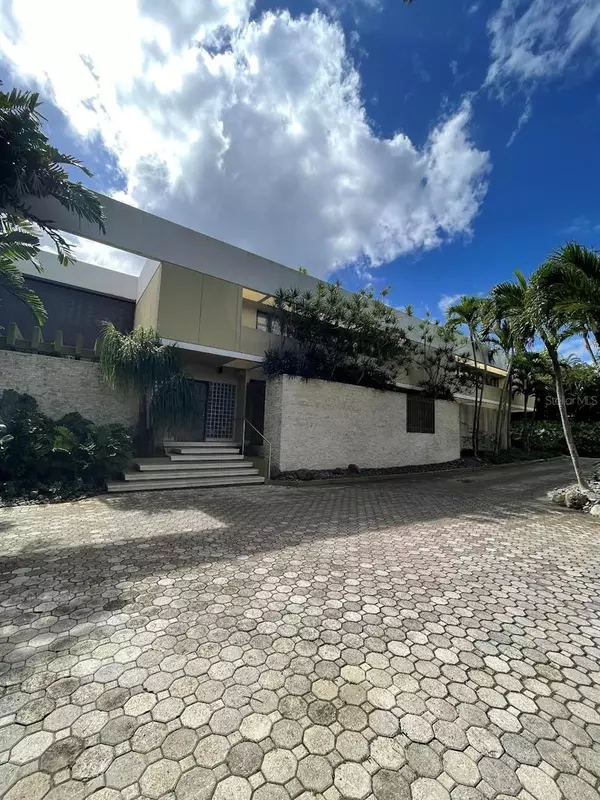 2 CALLE CEREZO, Guaynabo, 00966