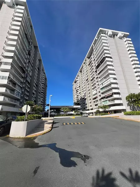 5869 ISLA VERDE AVENUE #117, Carolina, PR 00979