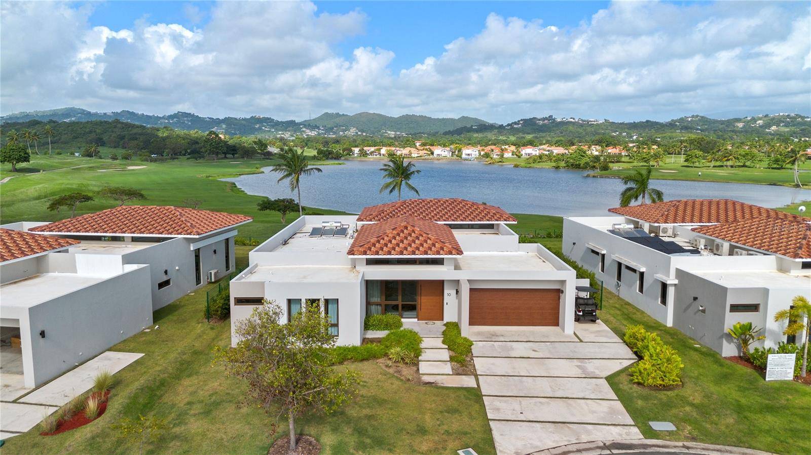 Humacao, PR 00791,10 LOS LAGOS