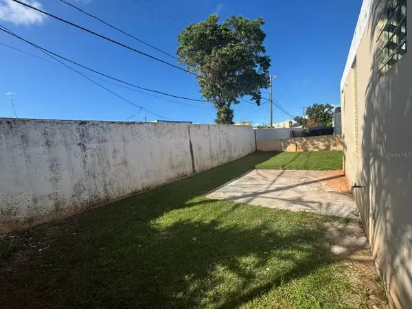 Camuy, PR 00627,14B CALLE CAOBA