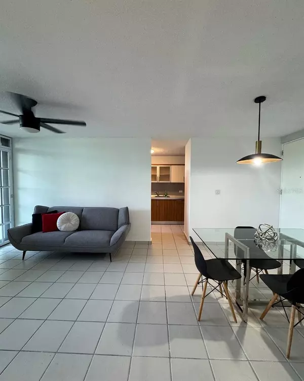 Guaynabo, PR 00969,17 CALLE REGINA MEDINA COND. ATRIUM PARK #Apt. A-308