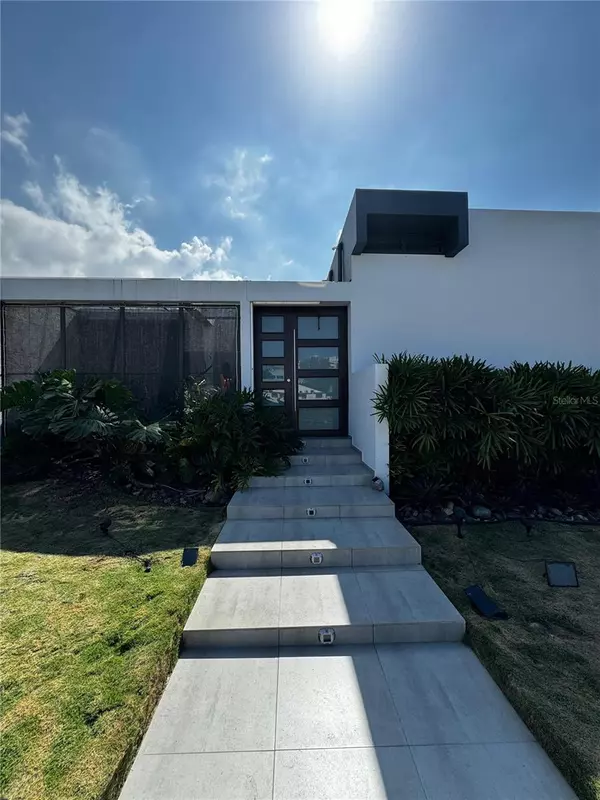 Urb Caparra Hills H 3, Guaynabo, PR 00966