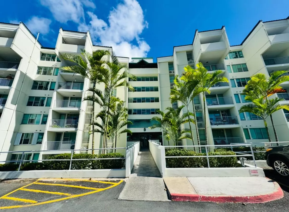 Guaynabo, PR 00969,37 CALLE REGINA MEDINA, ATRIUM PARK COND. #408B