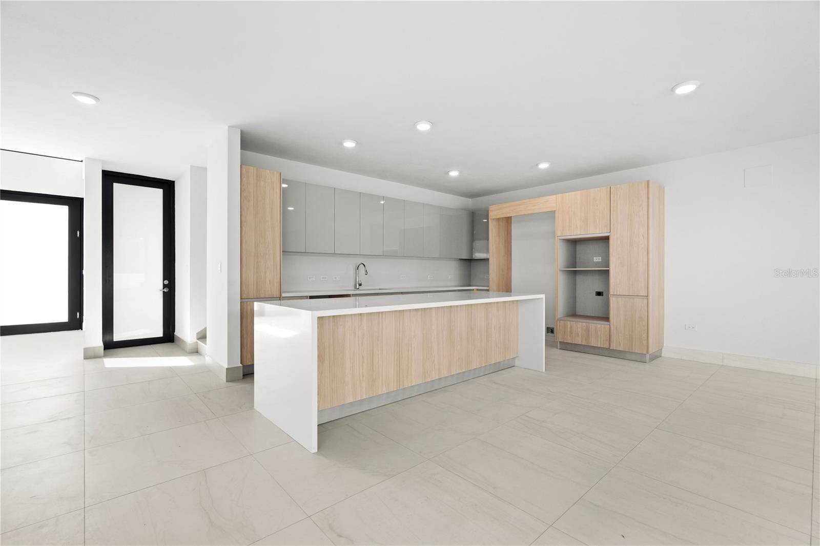Bayamon, PR 00959,79 RIVIERA PARKVIEW
