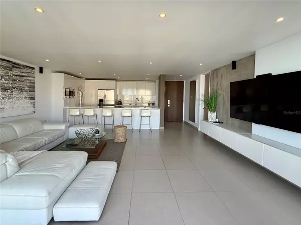 Guaynabo, PR 00966,229 CARRETERA #2 #9