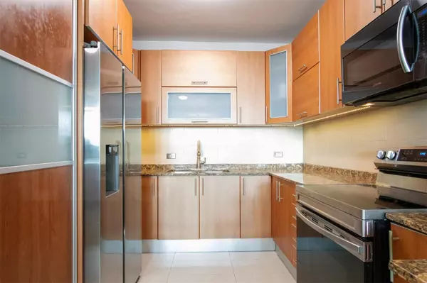 San Juan, PR 00909,1863 The City FERNANDEZ JUNCOS AVE #804