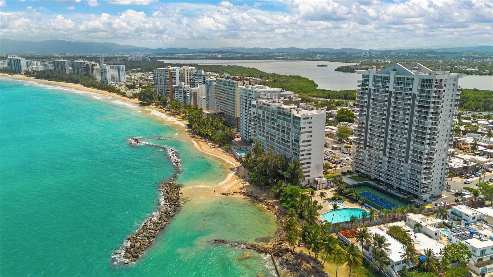 Carolina, PR 00979,3001 AVENIDA ISLA VERDE #2205