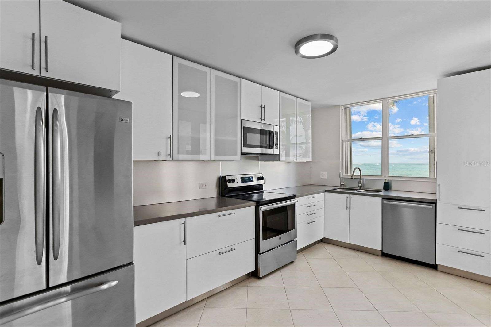 San Juan, PR 00911,6 CARRION COURT #103