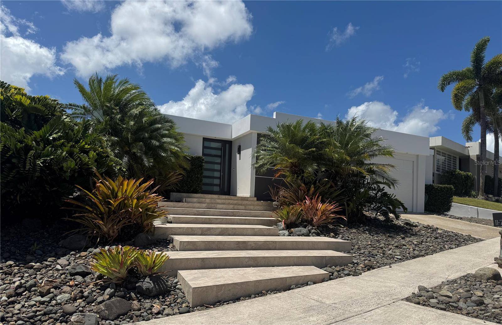 Guaynabo, PR 00969,7 ALTURAS DE TORRIMAR #11-7