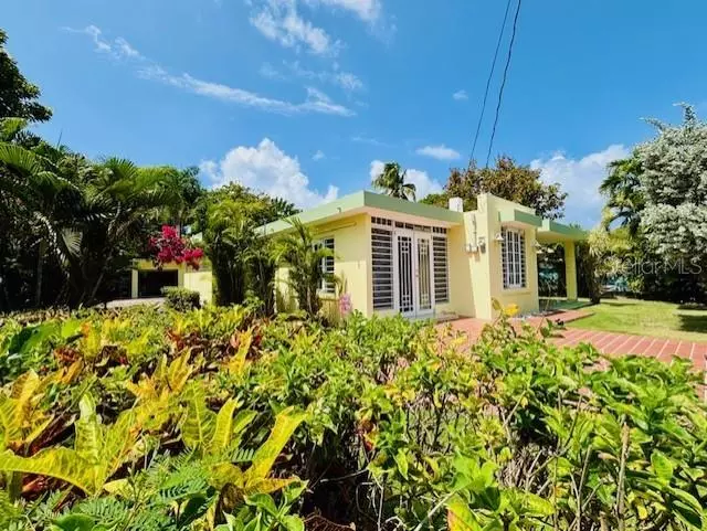 Las Croabas # 987 6.4km NE LAS CABEZAS CASA AMARILLA, Fajardo, PR 00738