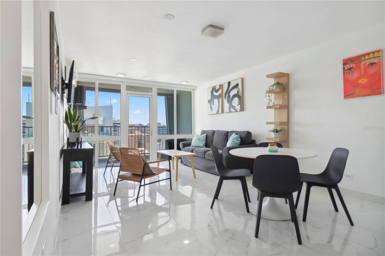 Carolina, PR 00979,6165 ISLA VERDE AVENUE