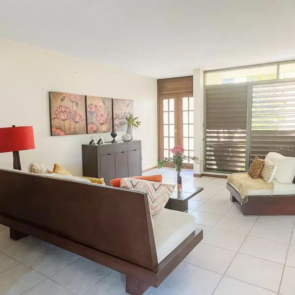 Guaynabo, PR 00966,21 A ST., VILLAS DE TINTILLO DEV.,