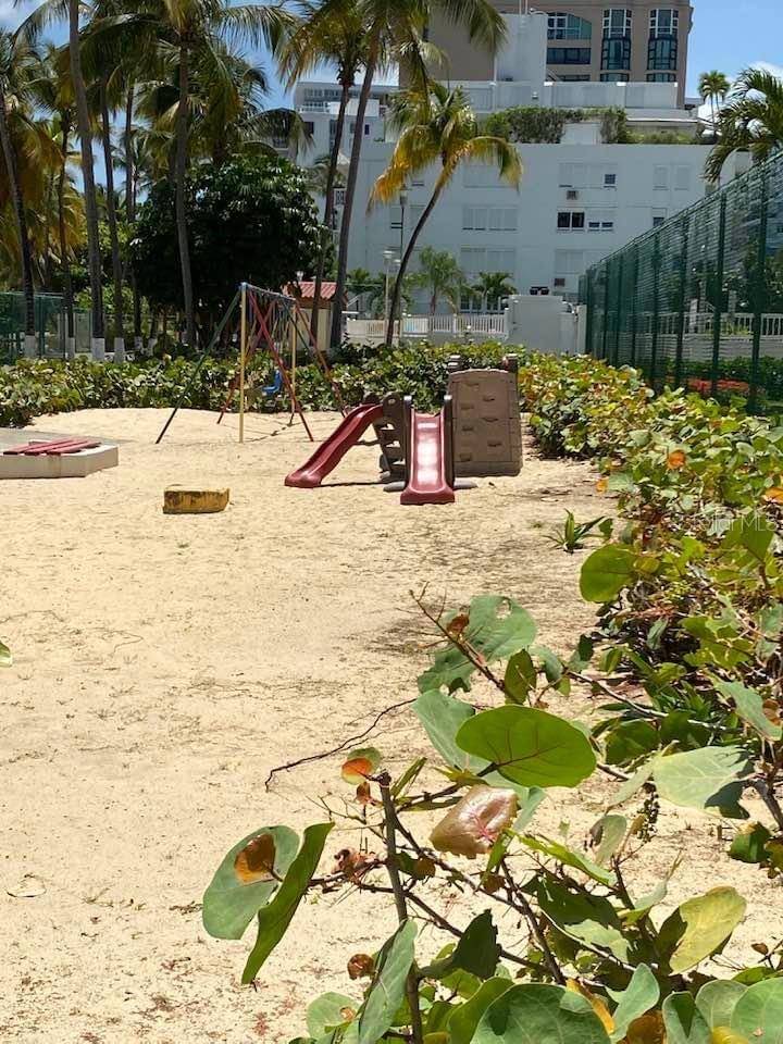 Carolina, PR 00979,5349 AVENIDA ISLA VERDE #1502