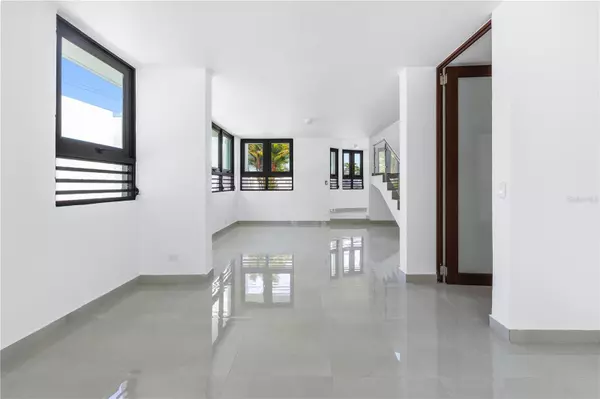 Guaynabo, PR 00966,TINTILLO TINTILLO