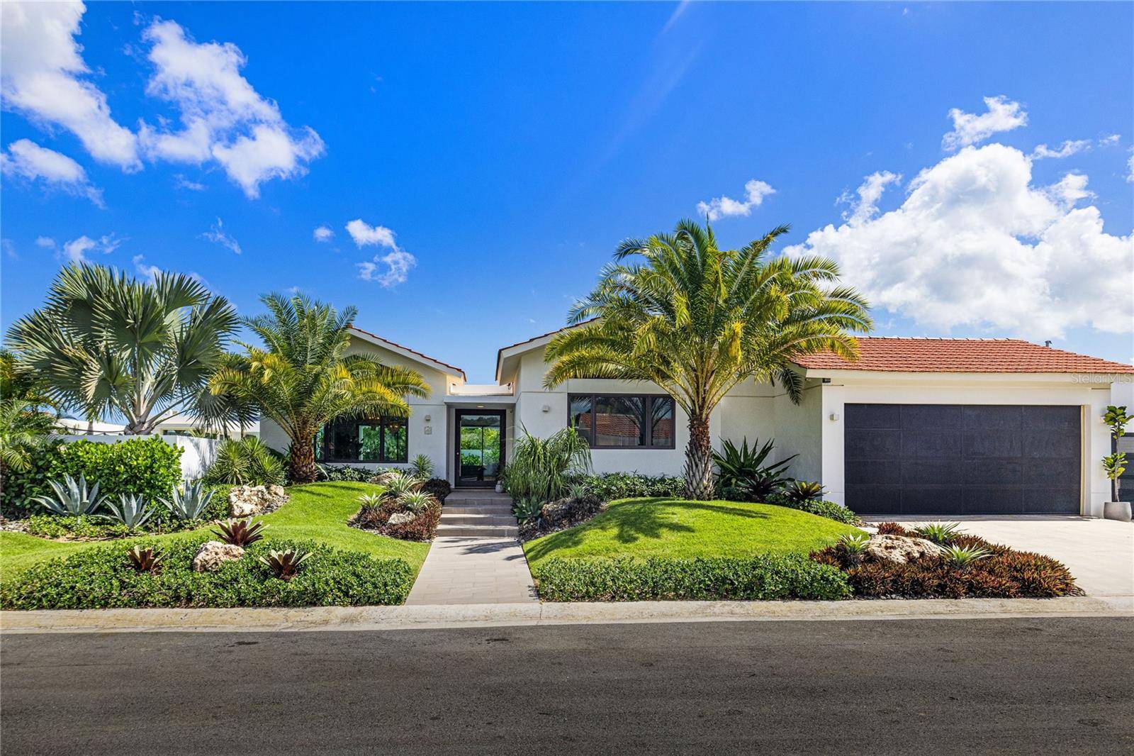 611 CAMINO DE CARRAIZO, Dorado, PR 00646