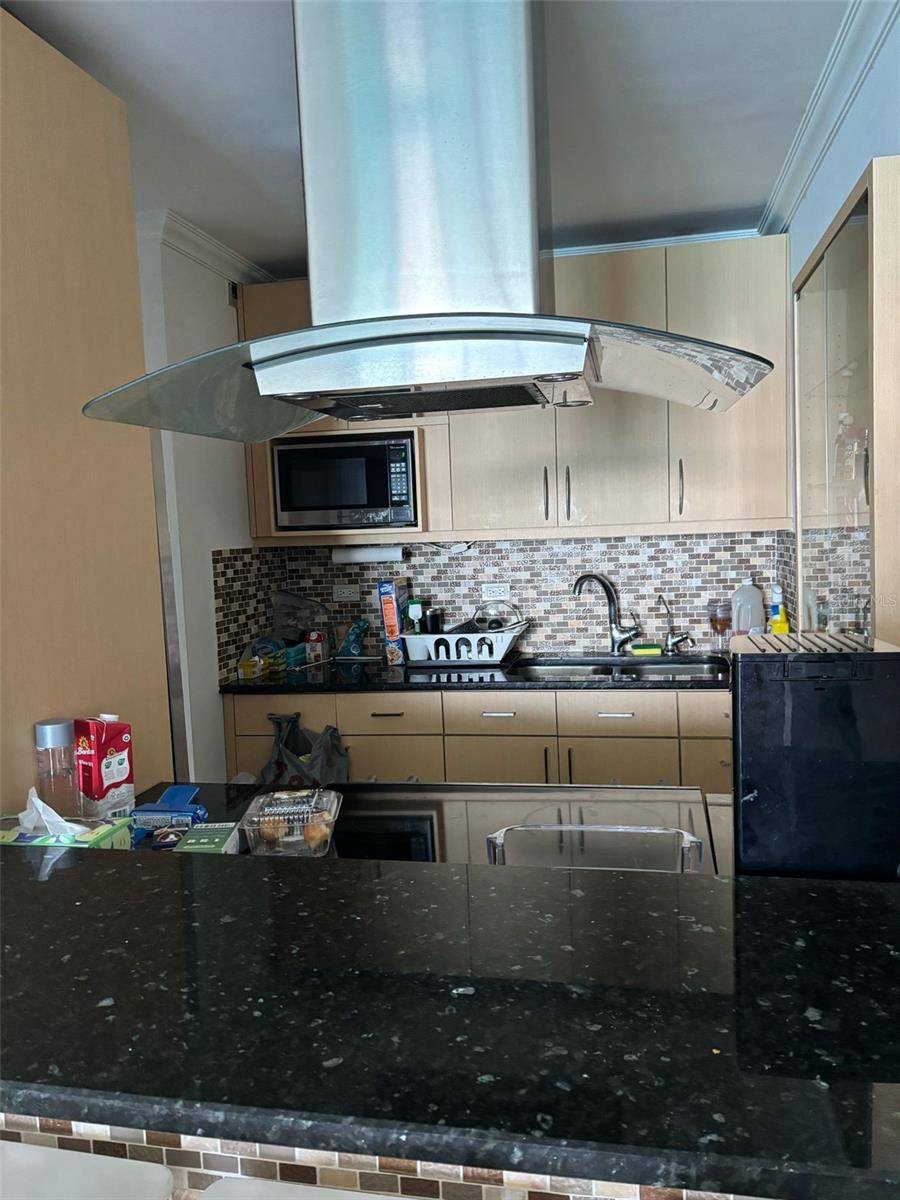 Carolina, PR 00979,3409 AVE. ISLA VERDE #904