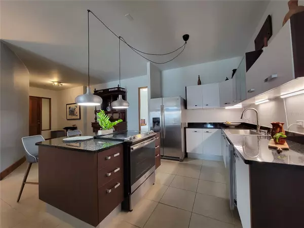 San Juan, PR 00909,310 DE DIEGO AVE #9B