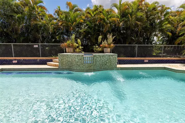 Vega Baja, PR 00693,Hacienda El Palmar MARCOS LOPEZ 831