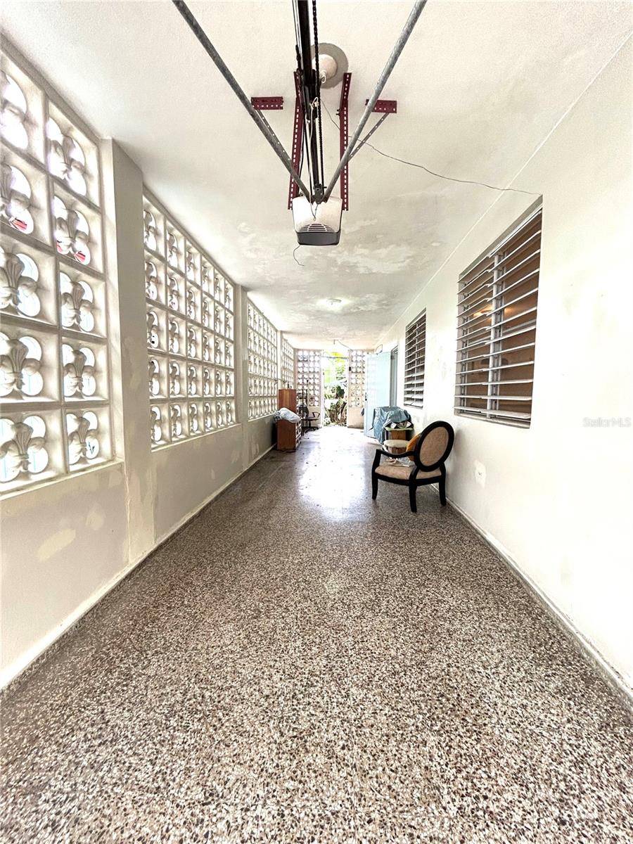 Vega Alta, PR 00692,Calle Sur SUR #64