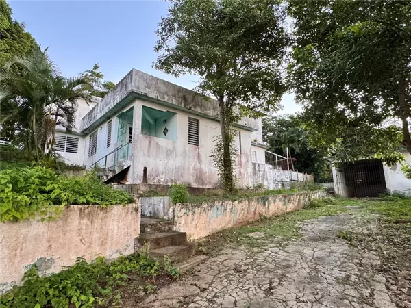 Vieques, PR 00765,P24OOD5 KM 1.4 INT RD 997 PUERTO FERRO