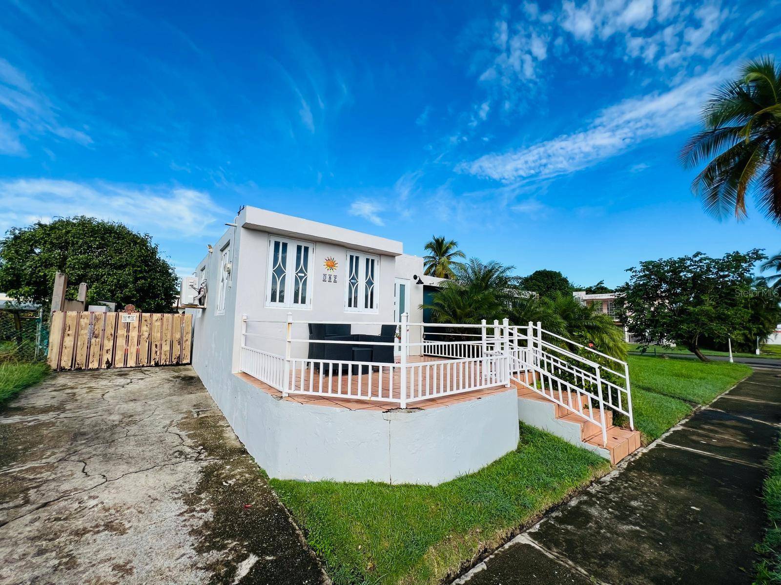 4 CALLE 4 #D-82, Humacao, PR 00791
