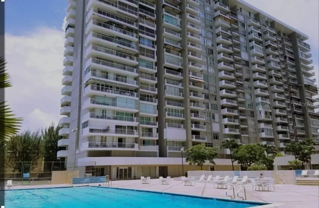 Carolina, PR 00979,37 ISLA VERDE AVE. #1805