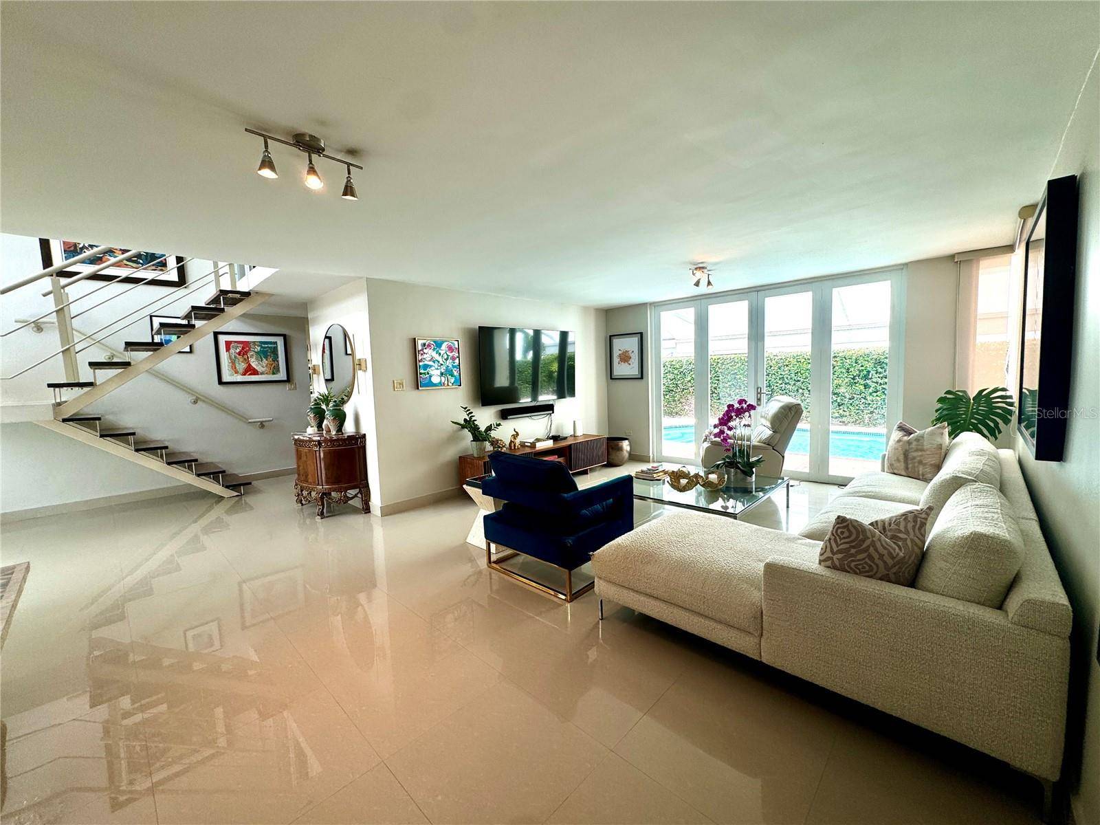 Guaynabo, PR 00969,M-12 TORTOLA