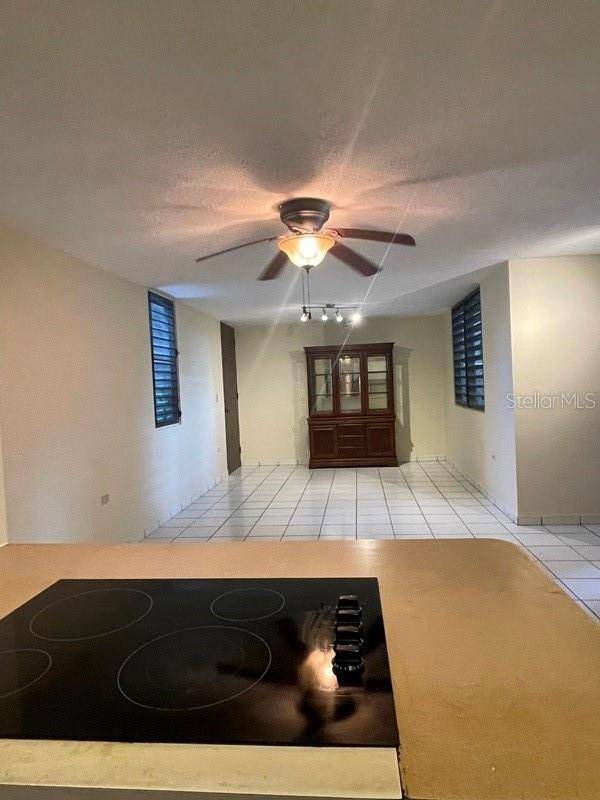 Guaynabo, PR 00969,Apart 701 COND. PORTALES DE ALHELÍ #701