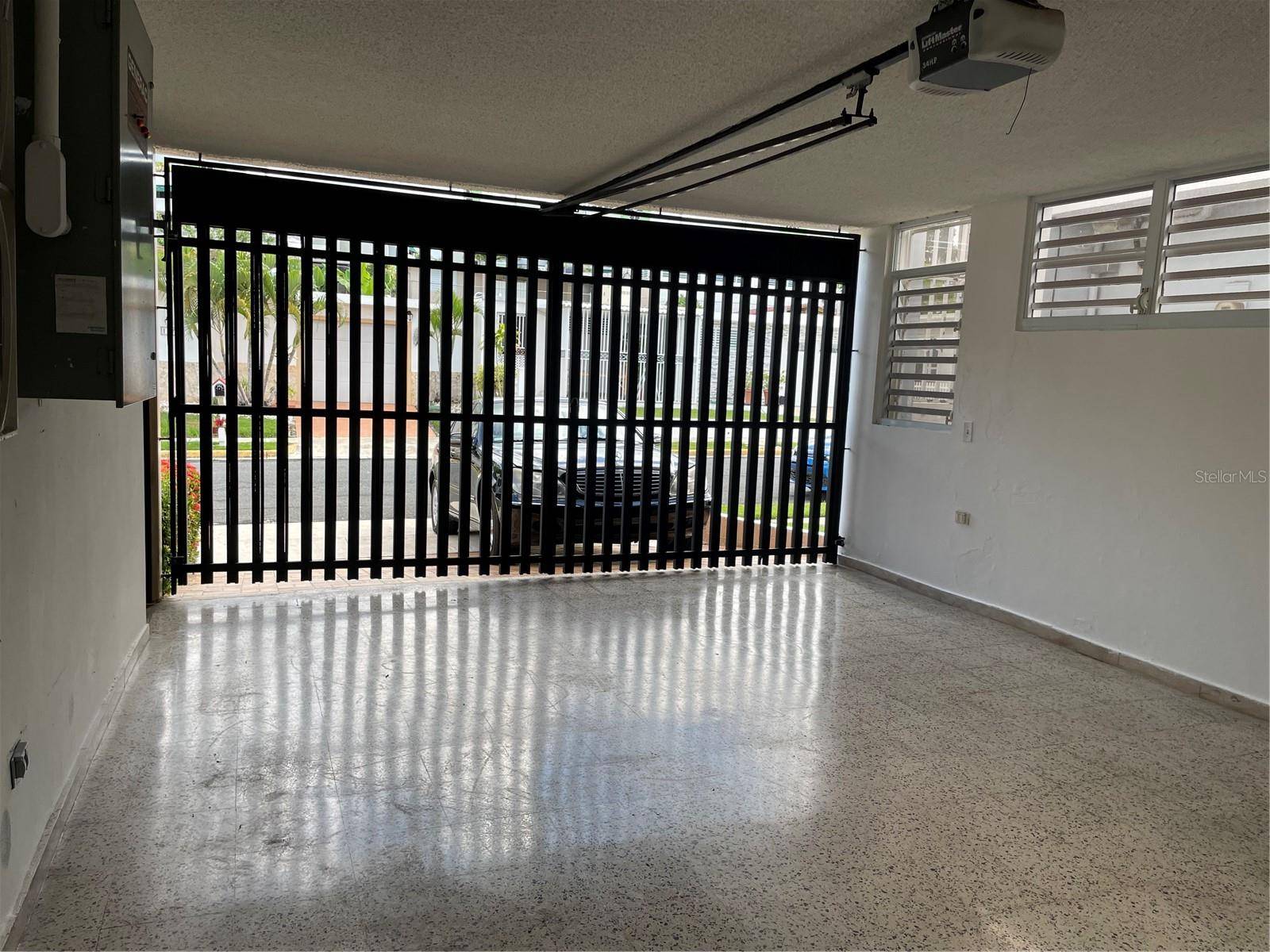 Guaynabo, PR 00969,J-8 Argentina OASIS GARDENS