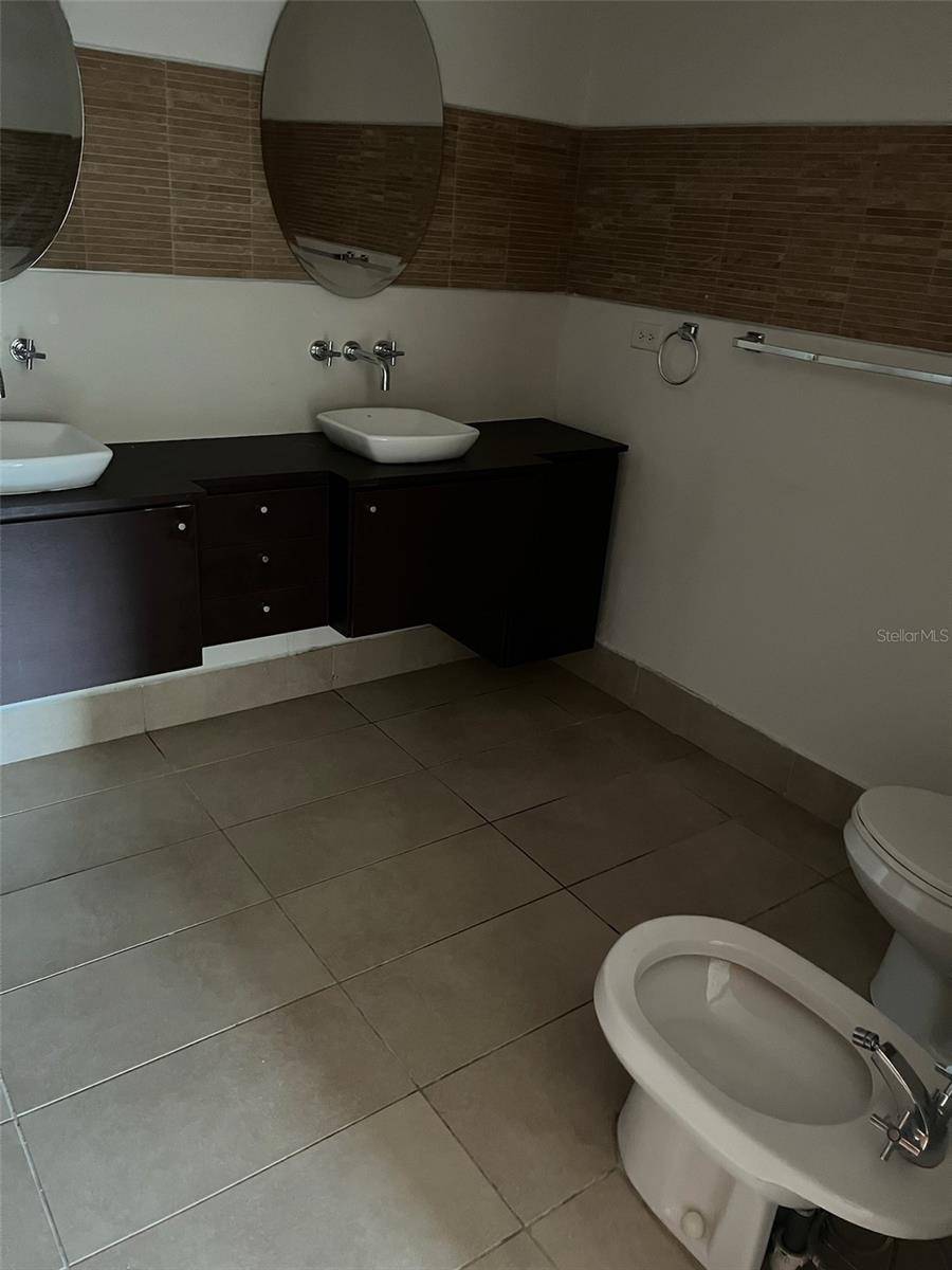 Mayaguez, PR 00680,103B PASEO LOS ROBLES #103B