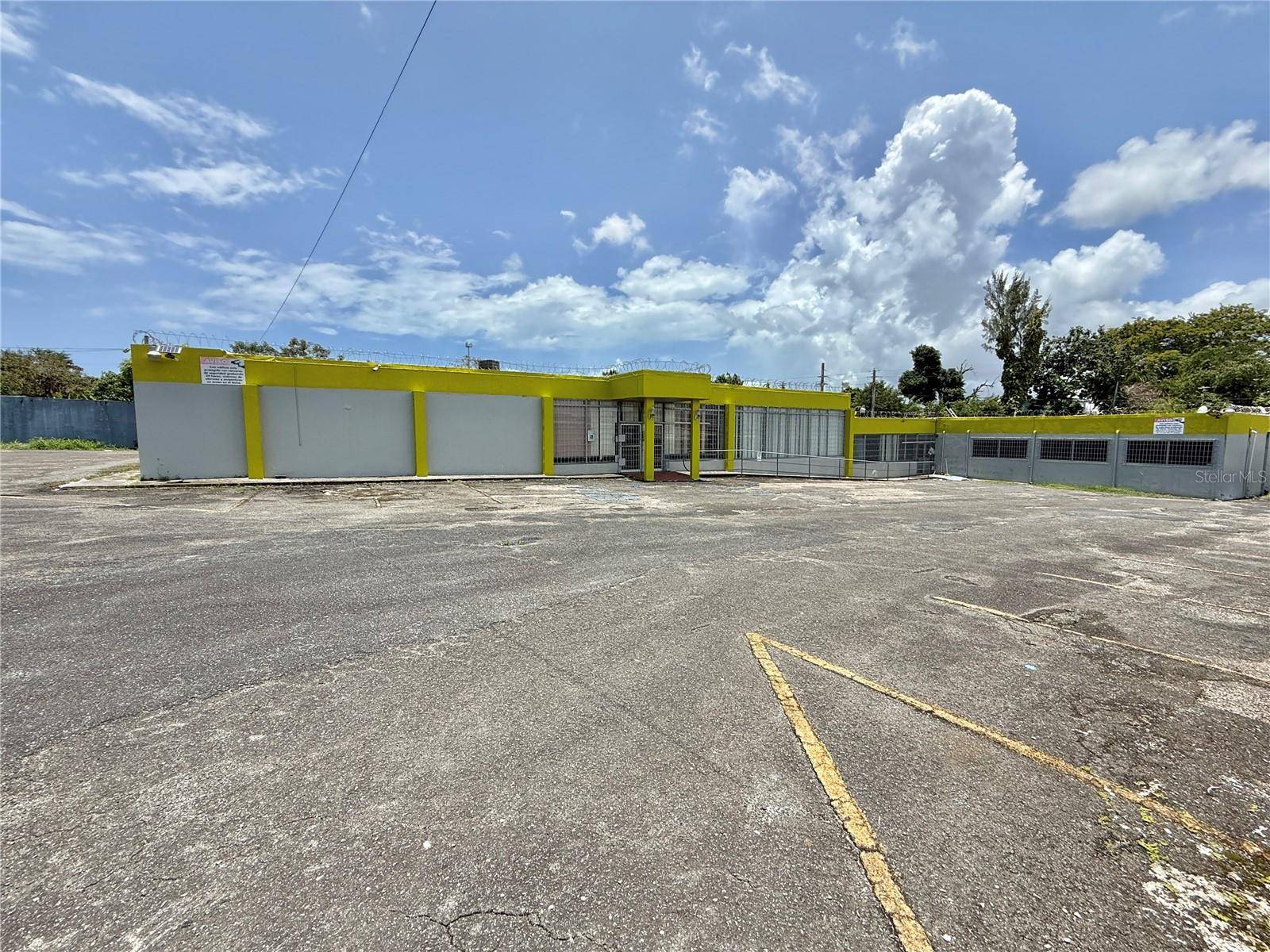 9 HERMANAS DAVILA, Bayamon, PR 00957