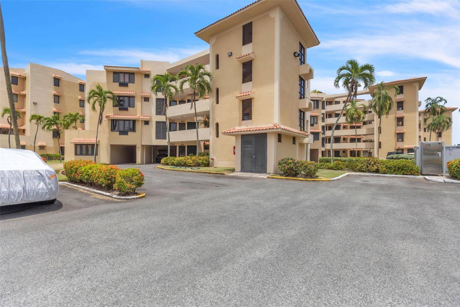 190 CANDELERO DR #175, Humacao, PR 00791