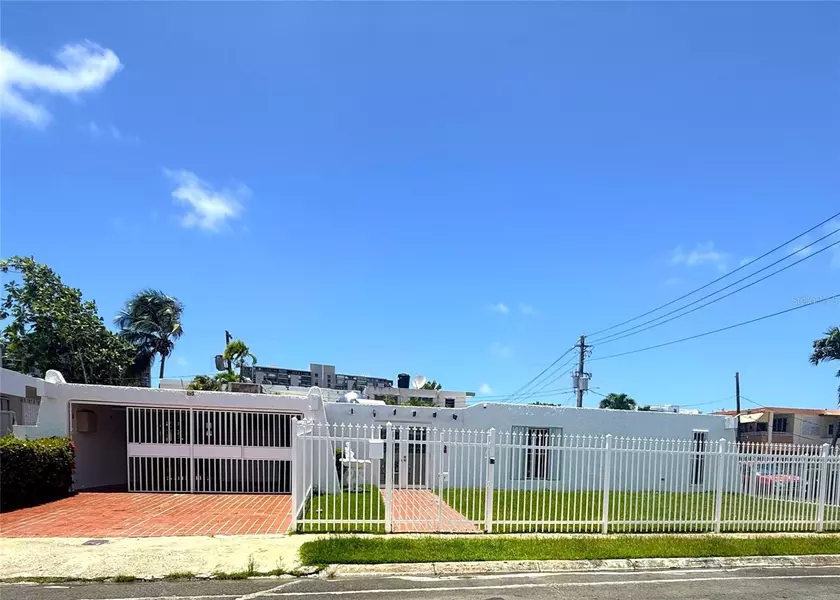 2 CALLE MAR DE IRLANDA, Carolina, PR 00979