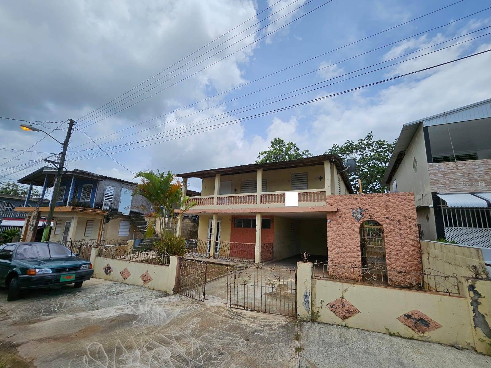 Barceloneta, PR 00617,5 CALLE