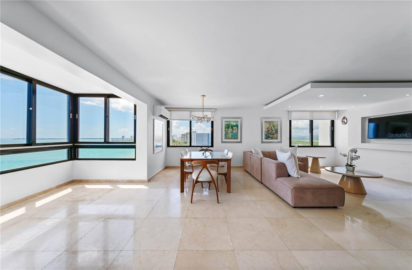 Carolina, PR 00979,4123 ISLA VERDE AVE #1106
