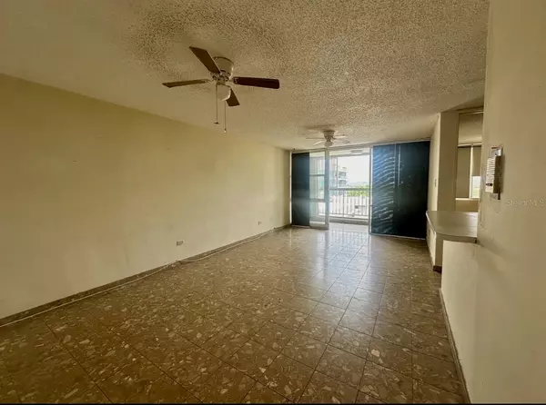 Carolina, PR 00979,701 COND. COMODORO #701