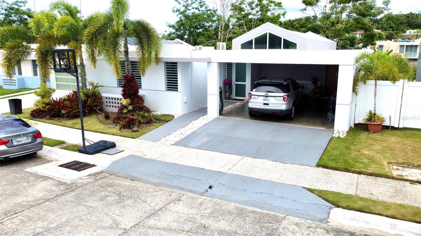 Rio Grande, PR 00745,216 URB. MIRAMELINDA ESTATE CALLE TIGUA