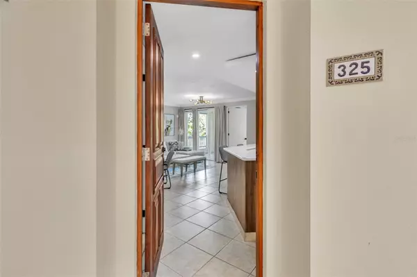 Humacao, PR 00791,300 OCEAN DRIVE #325
