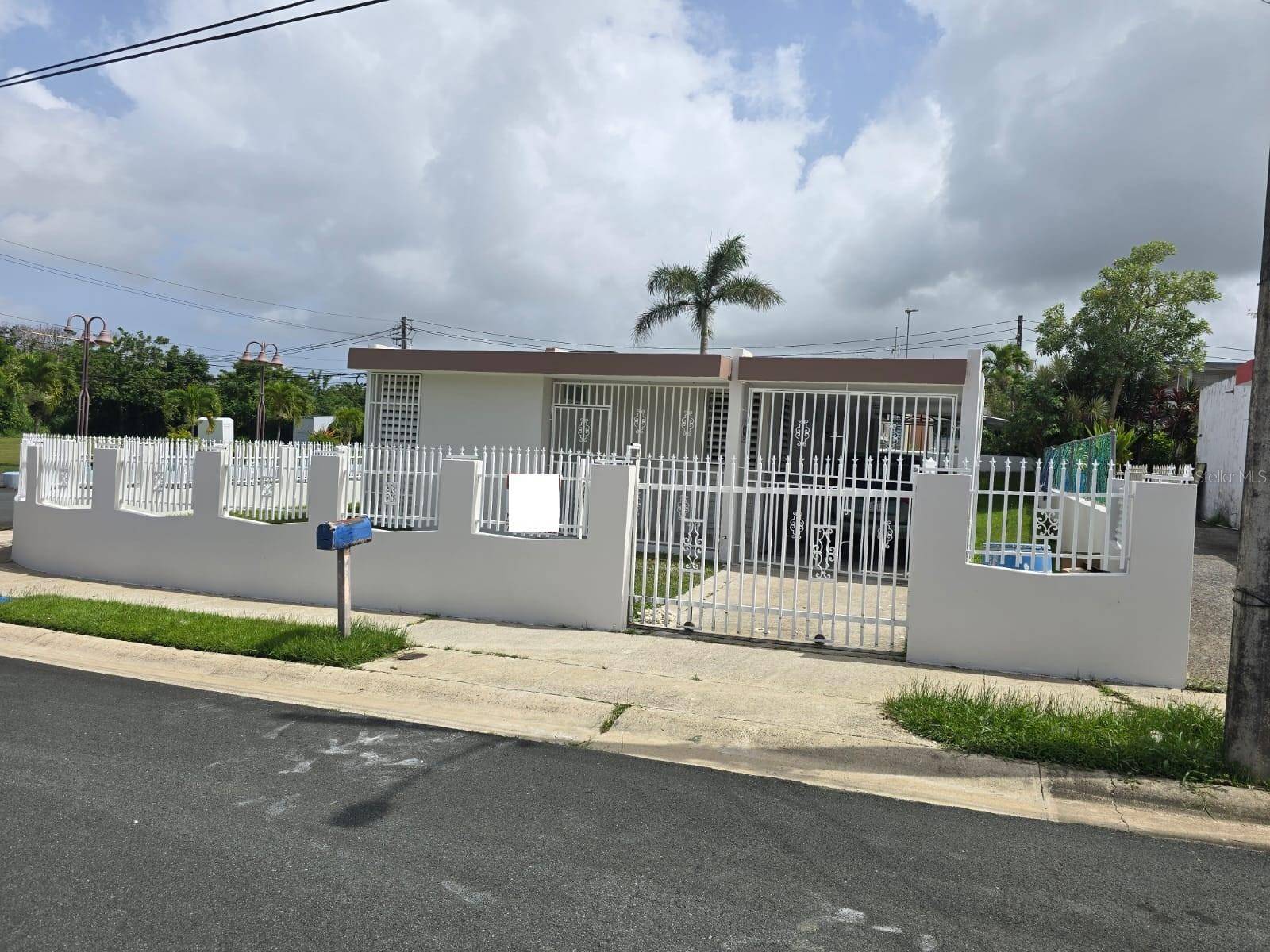 Humacao, PR 00791,A-11 URB VISTA HERMOSA