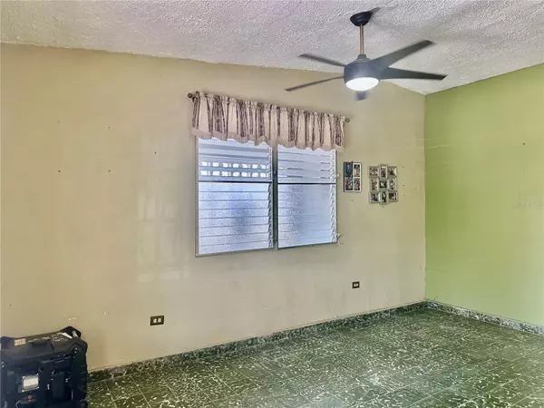 San Juan, PR 00921,#1196 62SE R Metropolitan 1196 CALLE 62SE REPARTO METROPOLITANO