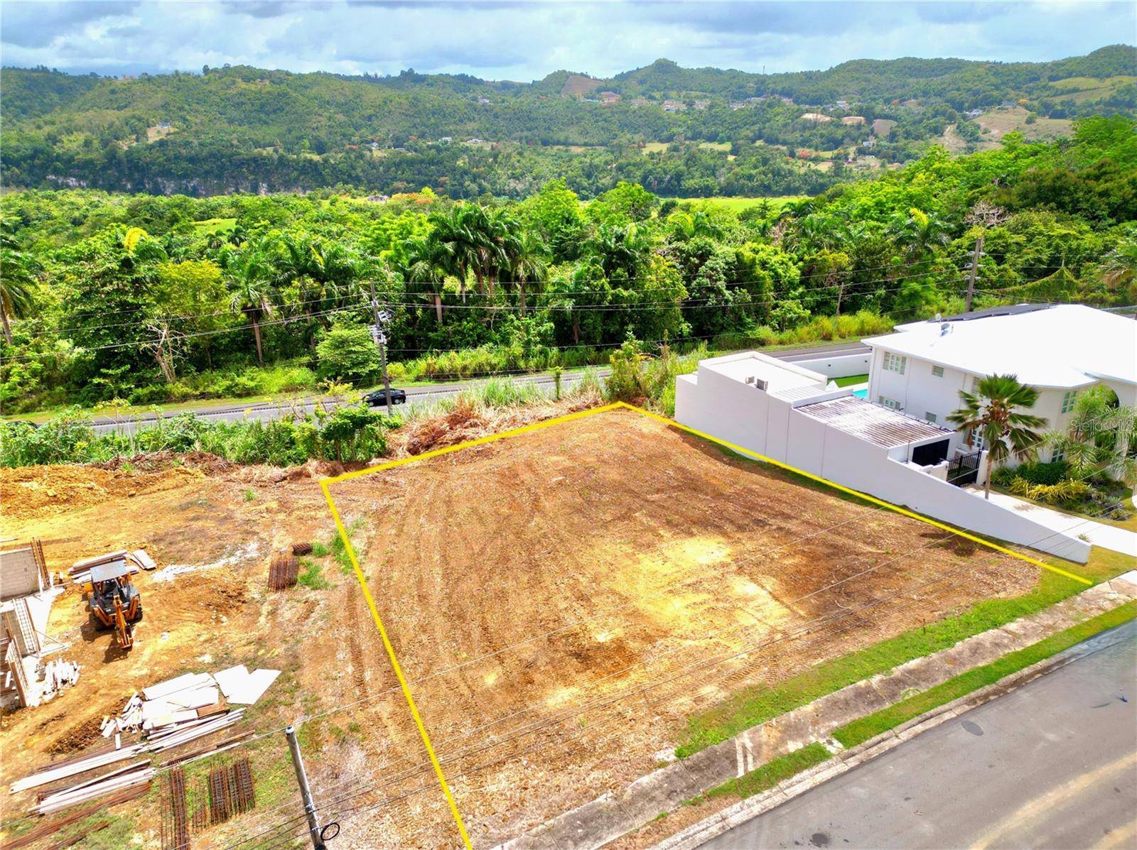 Manati, PR 00674,ST. 149 URB. LOMAS DE MANATUABON #22