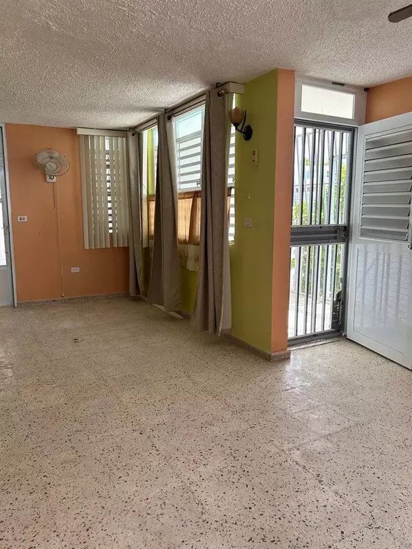 Luquillo, PR 00773,#7, H-10 BRISAS DEL MAR