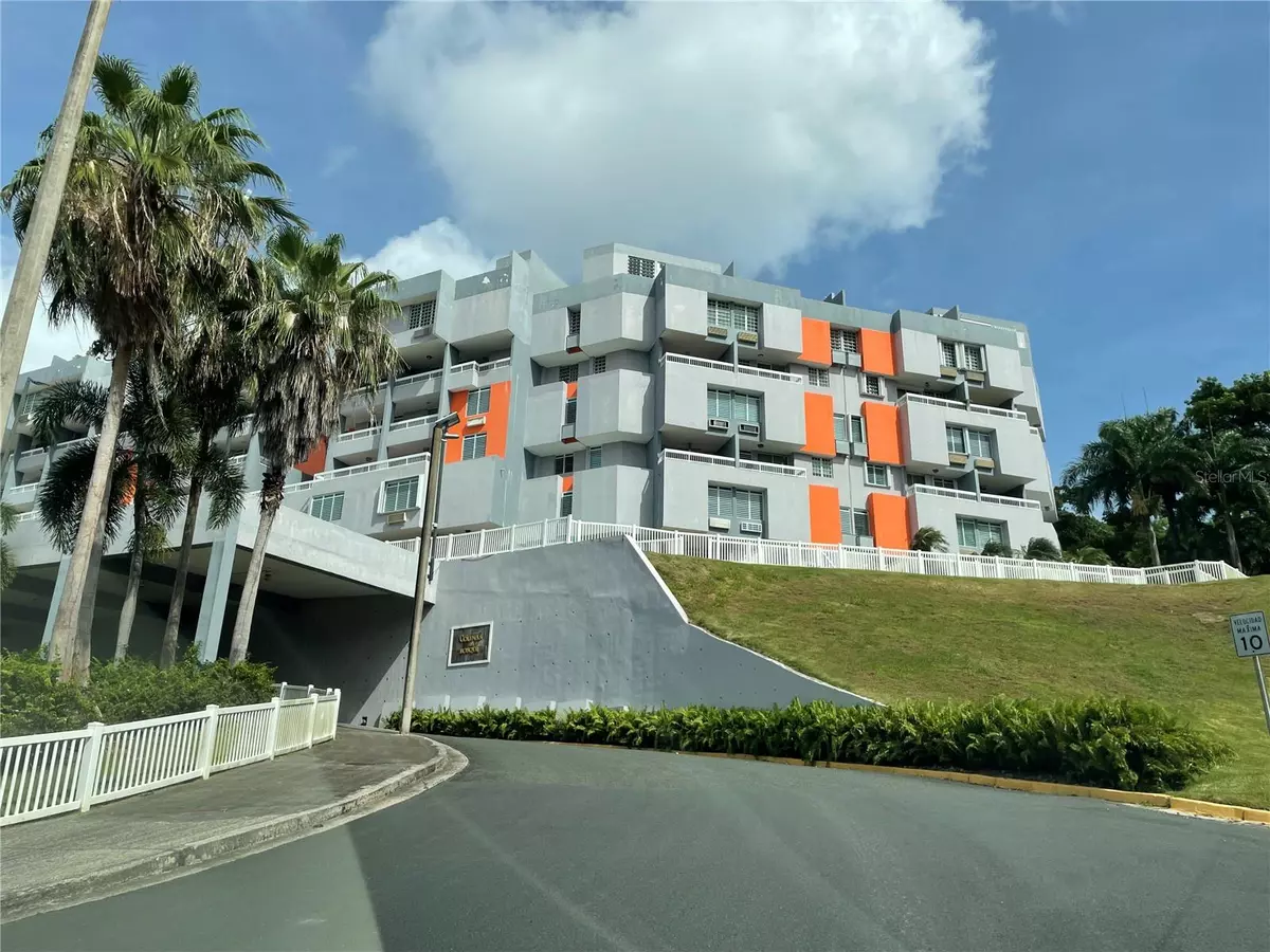 Bayamon, PR 00956,Apt K-103 COND COLINAS DEL BOSQUE #K-103