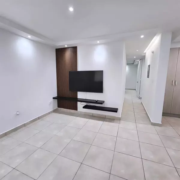 Guaynabo, PR 00969,Plazoletas de Guaynabo PLAZOLETAS DE GUAYNABO #D101
